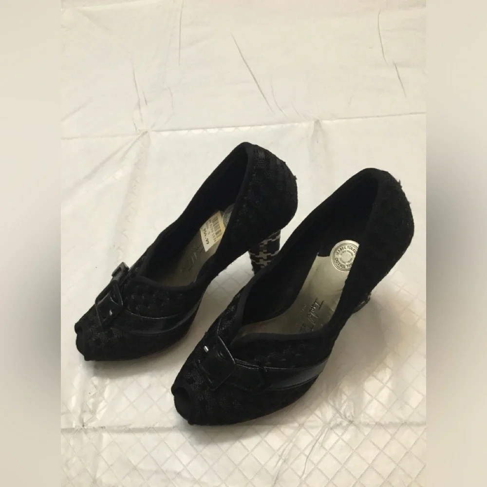 Skechers Black Peep-Toe Buckle Pumps